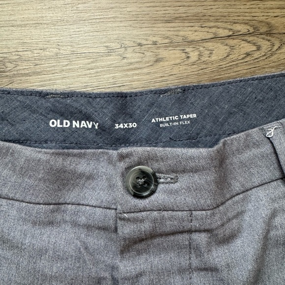 Old Navy Men’s Light Gray Chinos - Picture 2 of 4